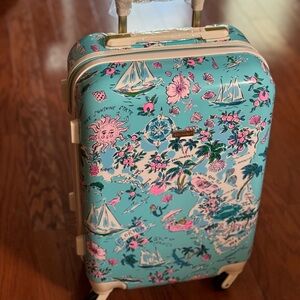 Lilly Pulitzer suitcase NEW in Florida blue print